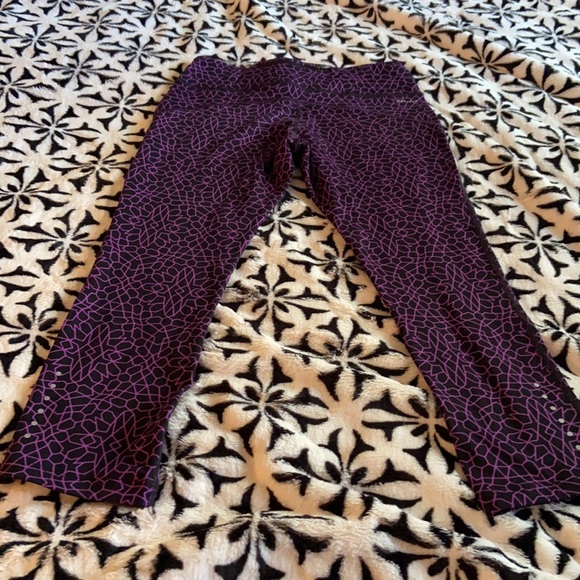 Nike Dri fit running 7/8 pants - Picture 3 of 5